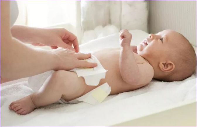 Hva slags avføring skal en baby ha etter 2 måneder